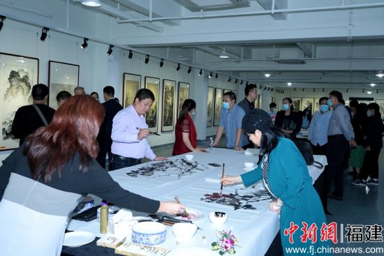 中泰藝術家書畫精品聯(lián)展在廈門集美舉行。