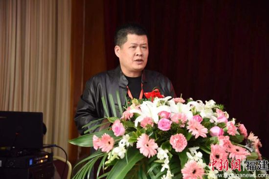 福建省收藏家協(xié)會(huì)會(huì)長(zhǎng)周野致辭。