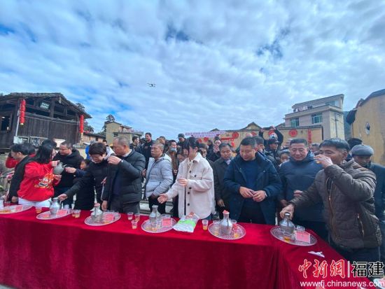 “醉美北墘”斗酒大賽活動(dòng)現(xiàn)場(chǎng)。