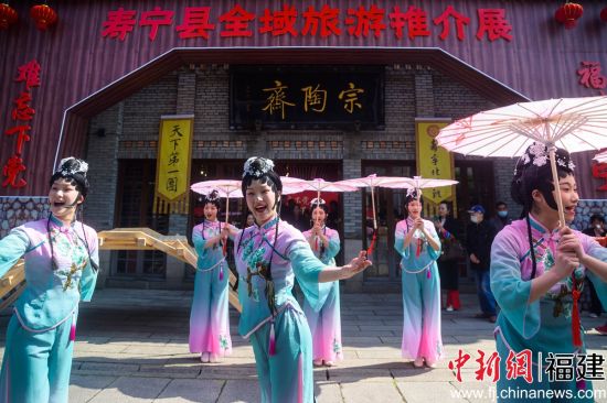 11、國家級非物質(zhì)文化遺產(chǎn)北路戲在場助陣。李南軒 攝 (2)