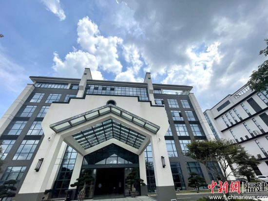 福建時珍堂藥業(yè)有限公司。呂巧琴 攝