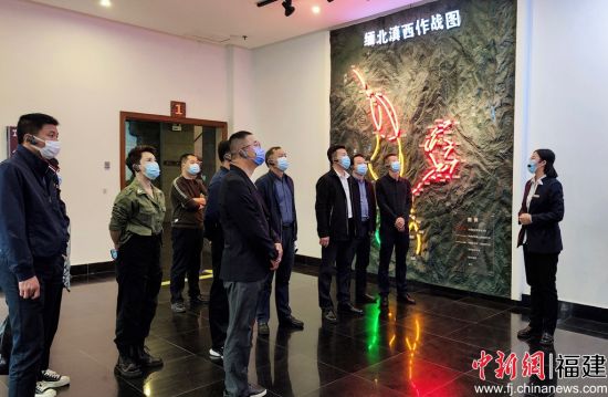 寧德市政協(xié)課題調(diào)研組參觀考察“海峽兩岸交流基地”滇西抗戰(zhàn)紀(jì)念館。 劉晗 攝