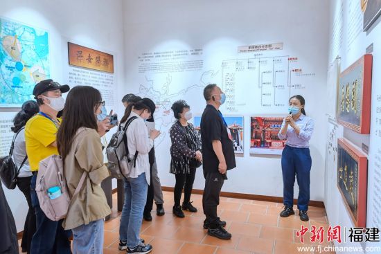 在梧林古村落聆聽閩南華僑華人創(chuàng)業(yè)故事。