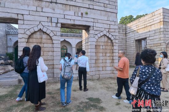  泉州清凈寺仿照敘利亞大馬士革伊斯蘭教禮拜堂的建筑形式