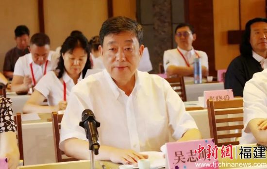 吳志明主持會議。