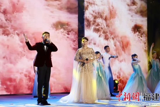 　　男女合唱《這是我們的美好家園》。林榕生 攝